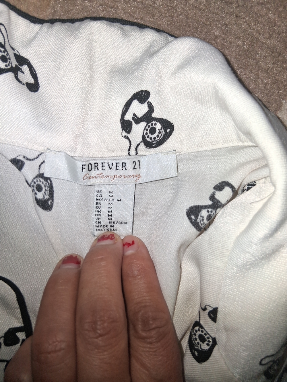Forever 21 White Short-Sleeve Button-Up Shirt with Black Retro Phone Print - Picture 3 of 3